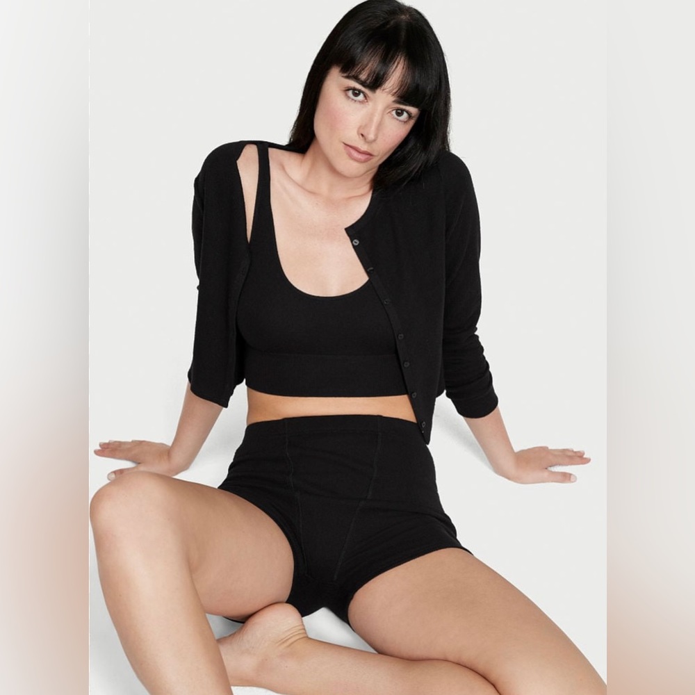 VICTORIA'S SECRET
Glow Waffle Three-Piece Short Pajama Set